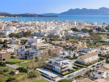 Appartement moderne 50 m² avec piscine, vue montagne : photo 16