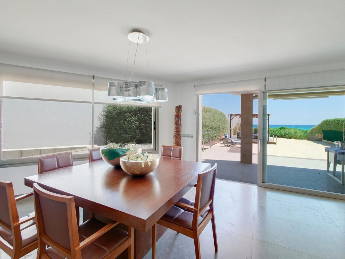 Villa moderne 230 m² en front de plage à Can Picafort - Photo 17