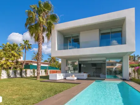 Location villa à Playa de muro, Villa élégante 4 ch pour 8 pers à Playa de Muro avec piscine privée et climatisation