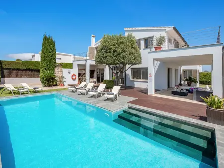 Location villa à Port de Pollença, Villa moderne avec piscine privée et wifi, 3 chambres