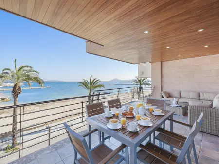 Location appartement à Port de Pollença, Appartement lumineux 3 chambres face mer, climatisation et WiFi