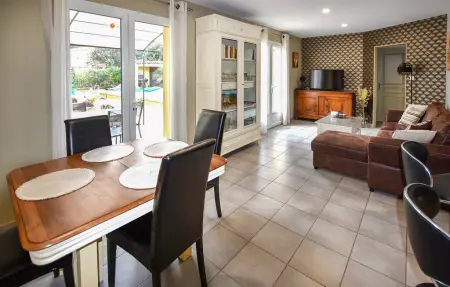 Maison plain-pied avec piscine privée à Mazan : photo 3