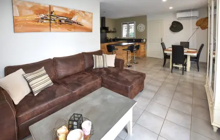 Maison plain-pied avec piscine privée à Mazan : photo 4