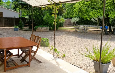 Maison plain-pied avec piscine privée à Mazan : photo 8