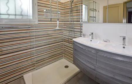 Maison plain-pied avec piscine privée à Mazan : photo 14