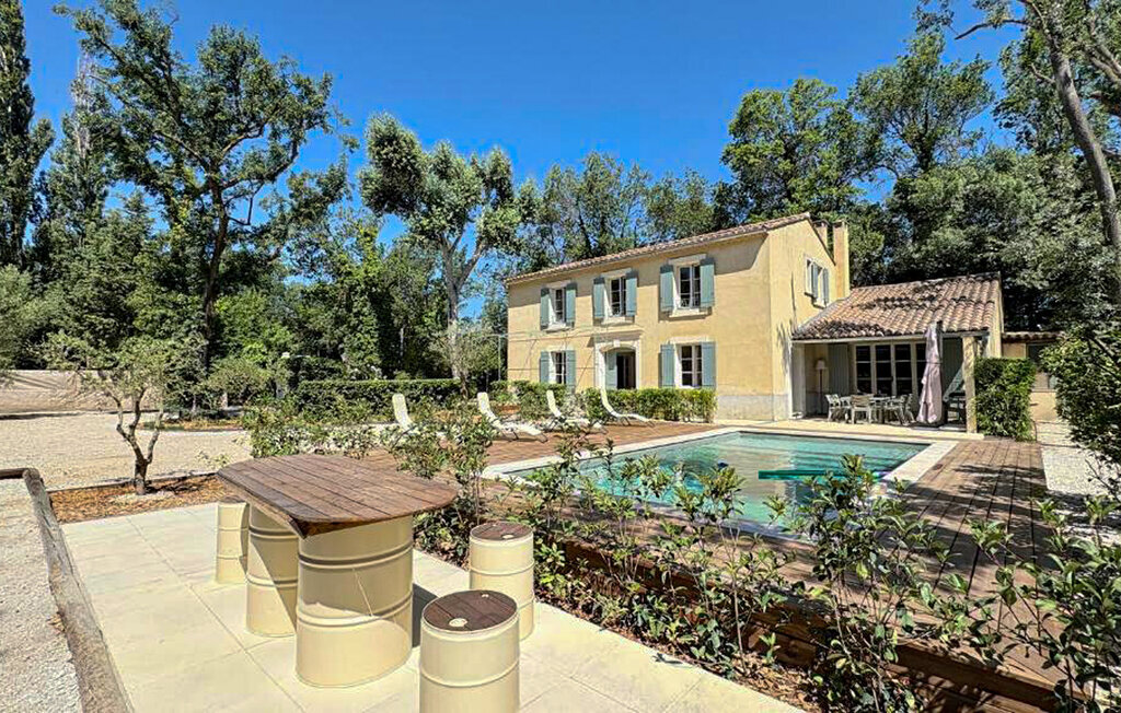 Mas provençal 10 pers. avec piscine aux Angles - Photo 1