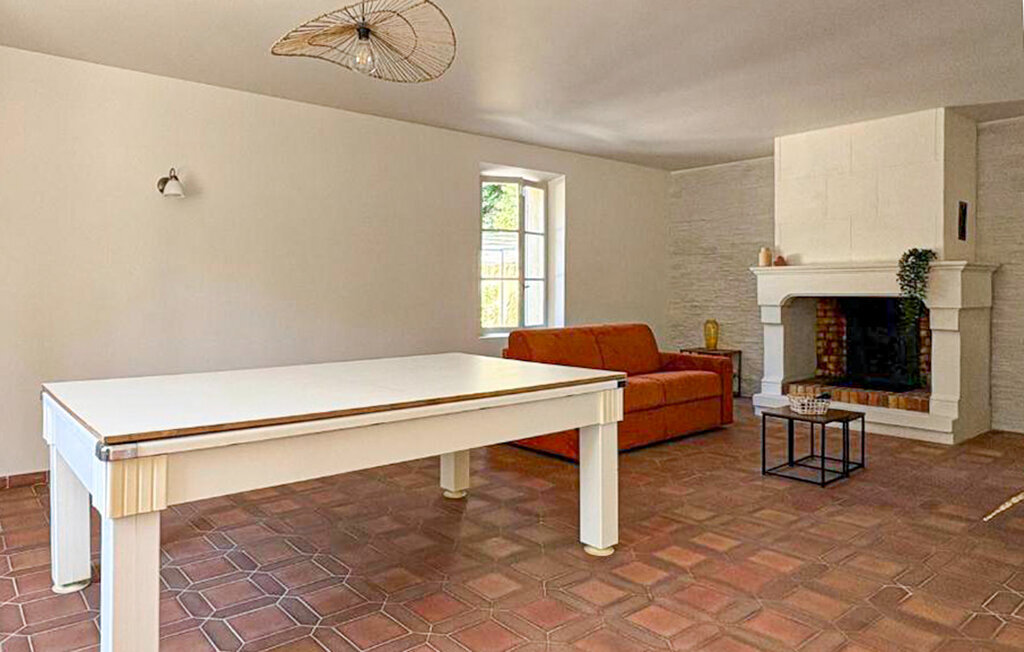 Mas provençal 10 pers. avec piscine aux Angles - Photo 14