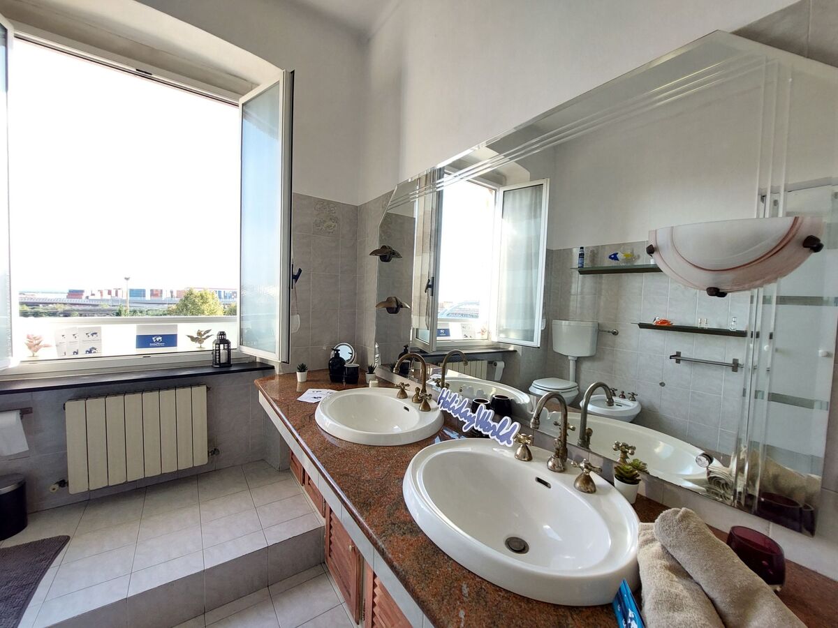 Casa Vittoria, 2 chambres avec balcon vue port à Gênes - Photo 23