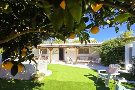 Location maison à Estacíon de Cártama, Casita avec grand jardin privé et jacuzzi