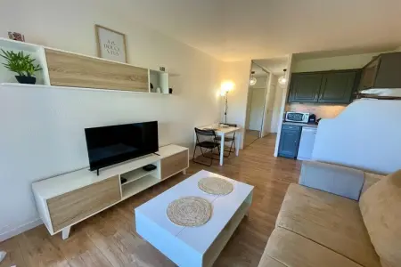 Vélusine, Appartement avec jardin et accès piscine - Photo 1