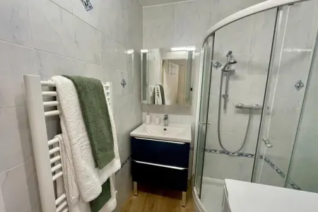 Vélusine, Appartement avec jardin et accès piscine - Photo 7