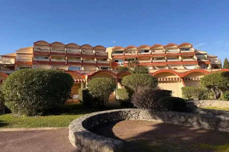 Vélusine, Appartement avec jardin et accès piscine - Photo 15