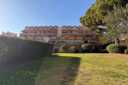 Vélusine, Appartement avec jardin et accès piscine - Photo 16