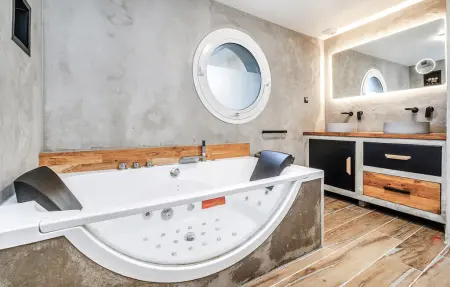 Maison 8 chambres piscine chauffée et vue mer à Lanvéoc : photo 15