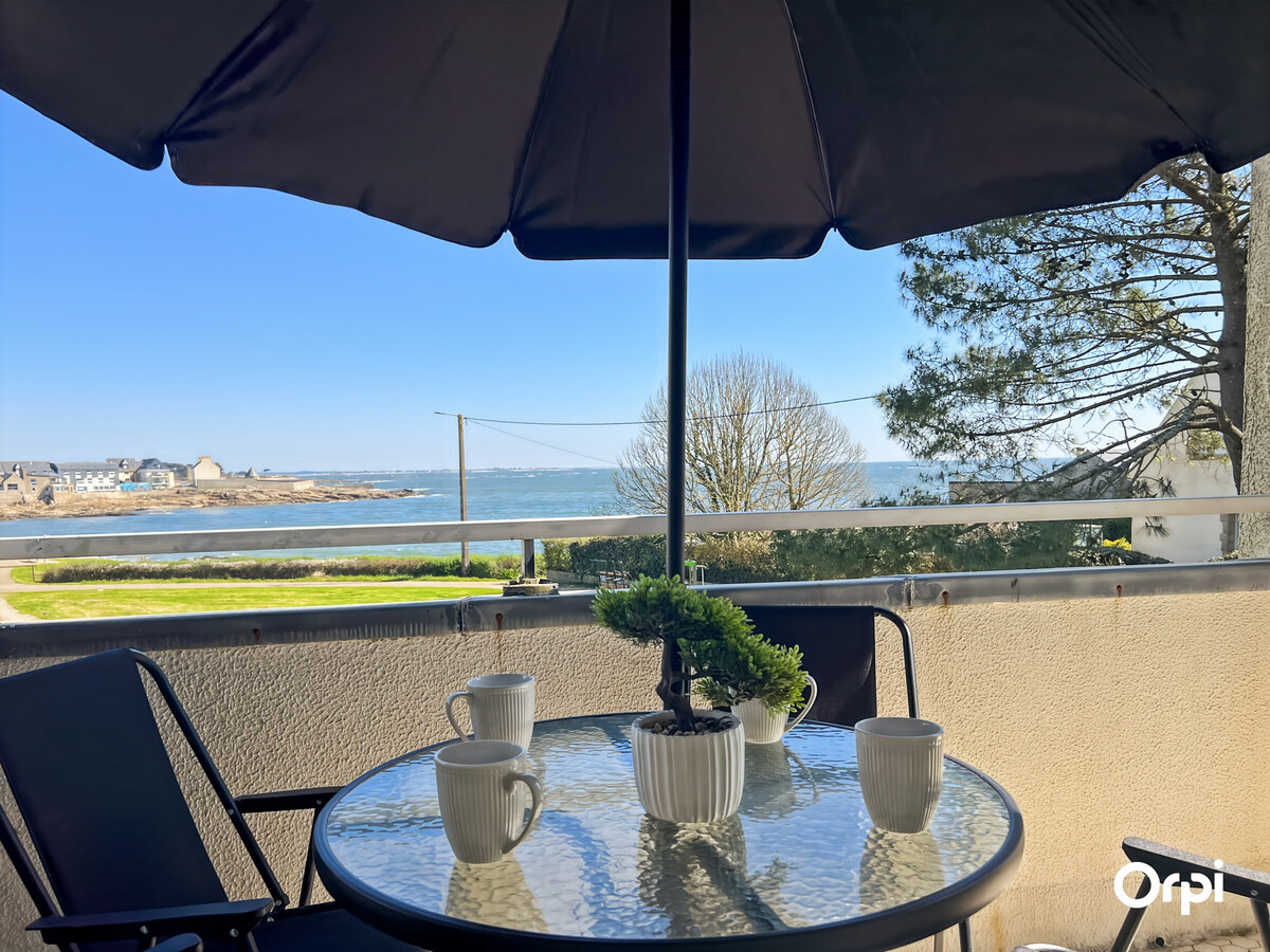 T2 vue mer avec balcon, garage et cave à Ploemeur - Photo 3