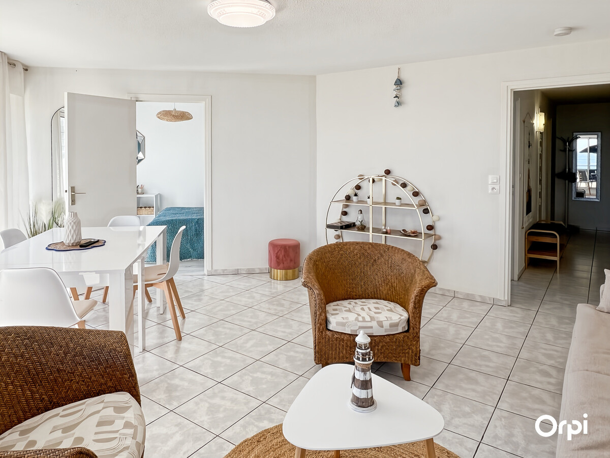 T2 vue mer avec balcon, garage et cave à Ploemeur - Photo 4