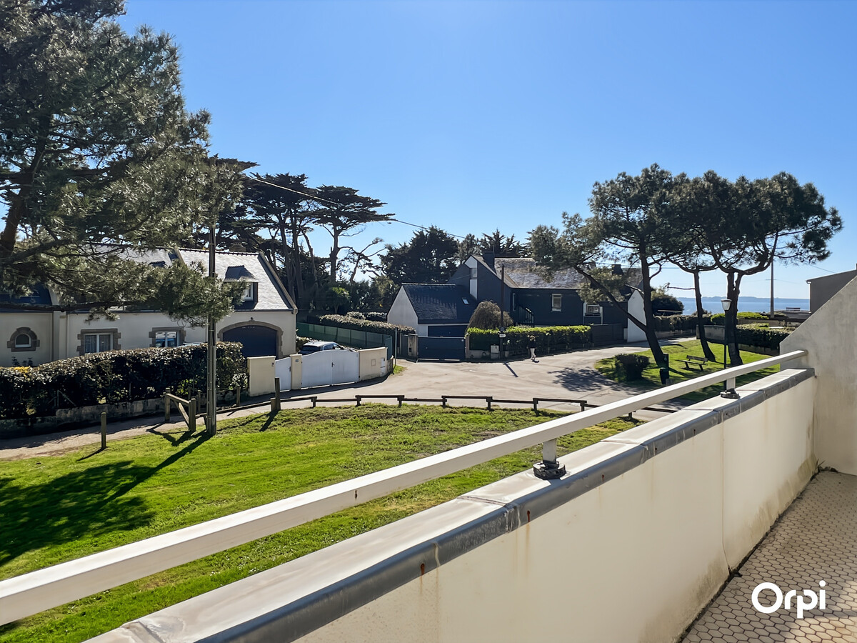 T2 vue mer avec balcon, garage et cave à Ploemeur - Photo 17