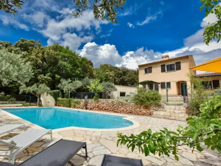 Maison avec piscine et jardin à Aups, aux portes du Verdon : photo 2
