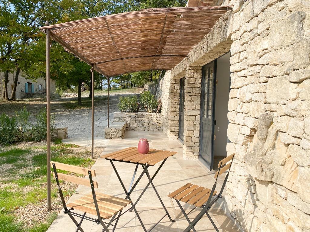 Lavande : gîte en pierre avec piscine partagée près d'Apt - Photo 1