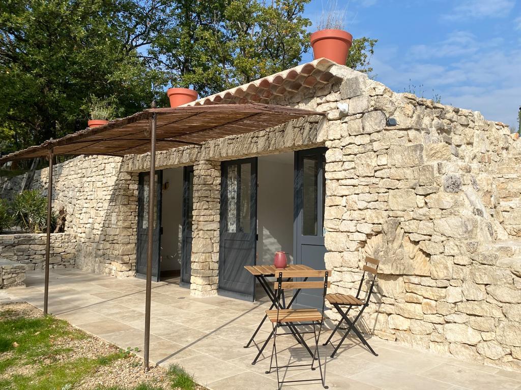 Lavande : gîte en pierre avec piscine partagée près d'Apt - Photo 2