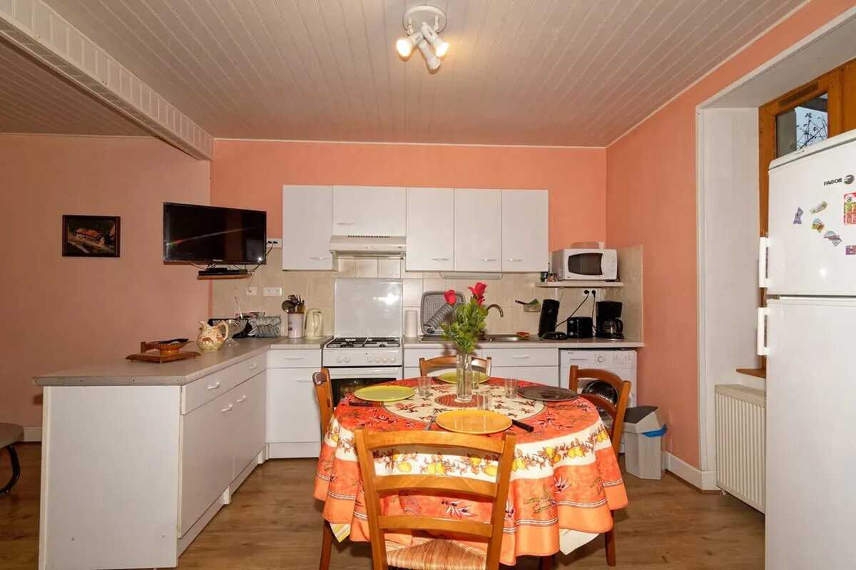 Maison 115 m² - 3 chambres, terrasse et barbecue à Sauviat - Photo 2