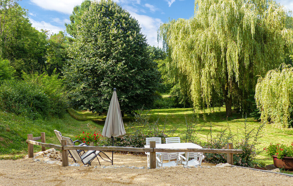 Maison de gardien avec accès rivière à Nanteuil-en-Vallée - Photo 2