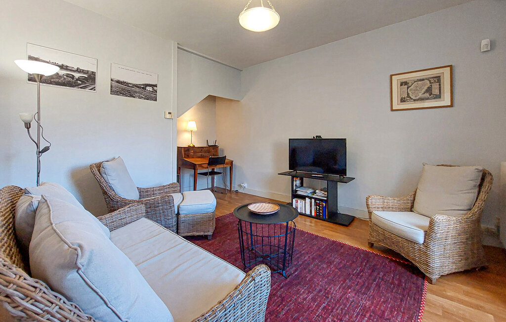 Maison de gardien avec accès rivière à Nanteuil-en-Vallée - Photo 3