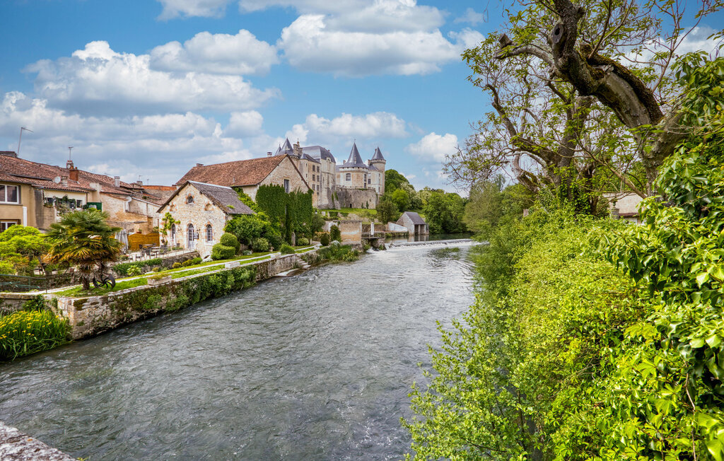 Maison de gardien avec accès rivière à Nanteuil-en-Vallée - Photo 21