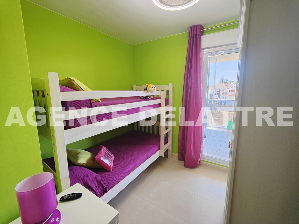 Appartement 3 chambres à 70m de la plage, piscine et parking - Photo 10