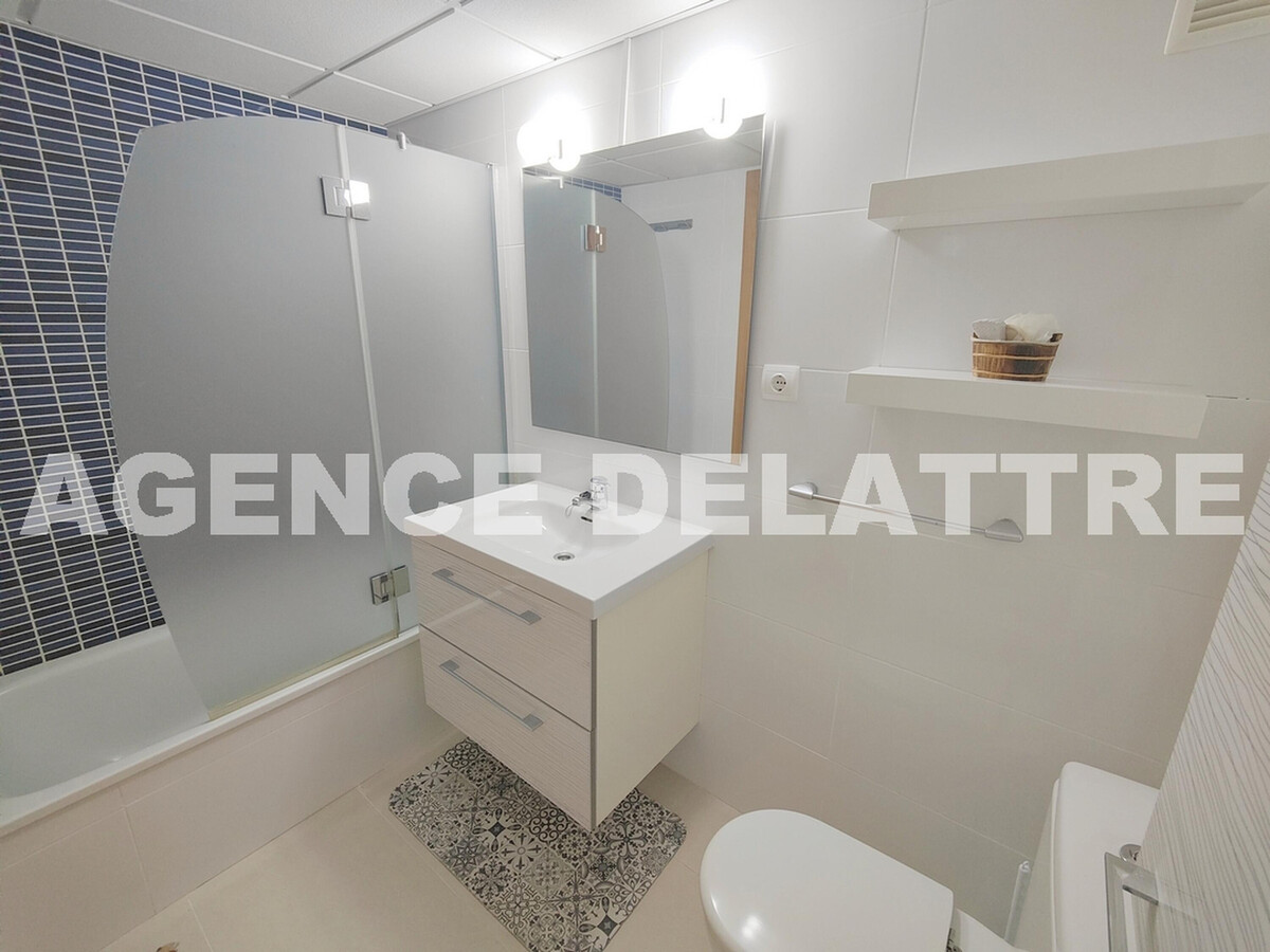 Appartement 3 chambres à 70m de la plage, piscine et parking - Photo 15