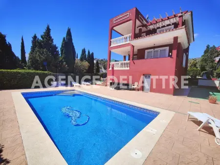 Location maison à Peniscola, Magnifica Villa privada , 4 dormitorios, 2 baños, piscina, barbacoa, Wifi