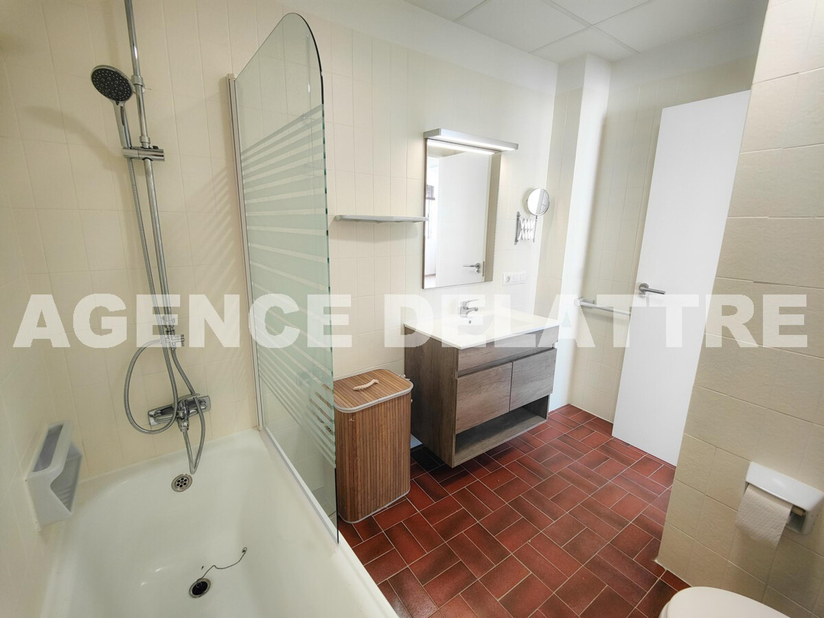 Penthouse 1 chambre climatisé à 150m de la plage - Photo 15