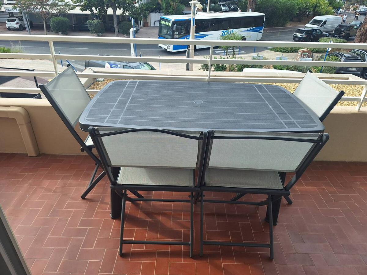 T2 rénové climatisé, parking, balcon à Cavalaire - Photo 11