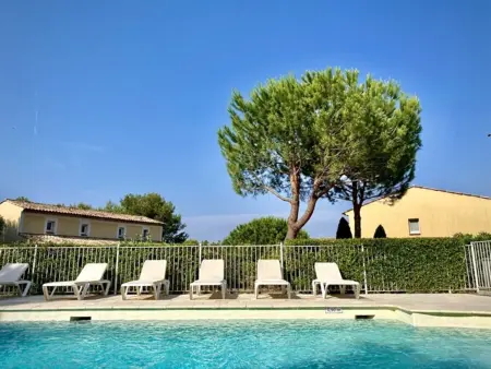 Location maison à Mallemort, Maison climatisée 6 pers. avec piscines au Domaine Pont Royal