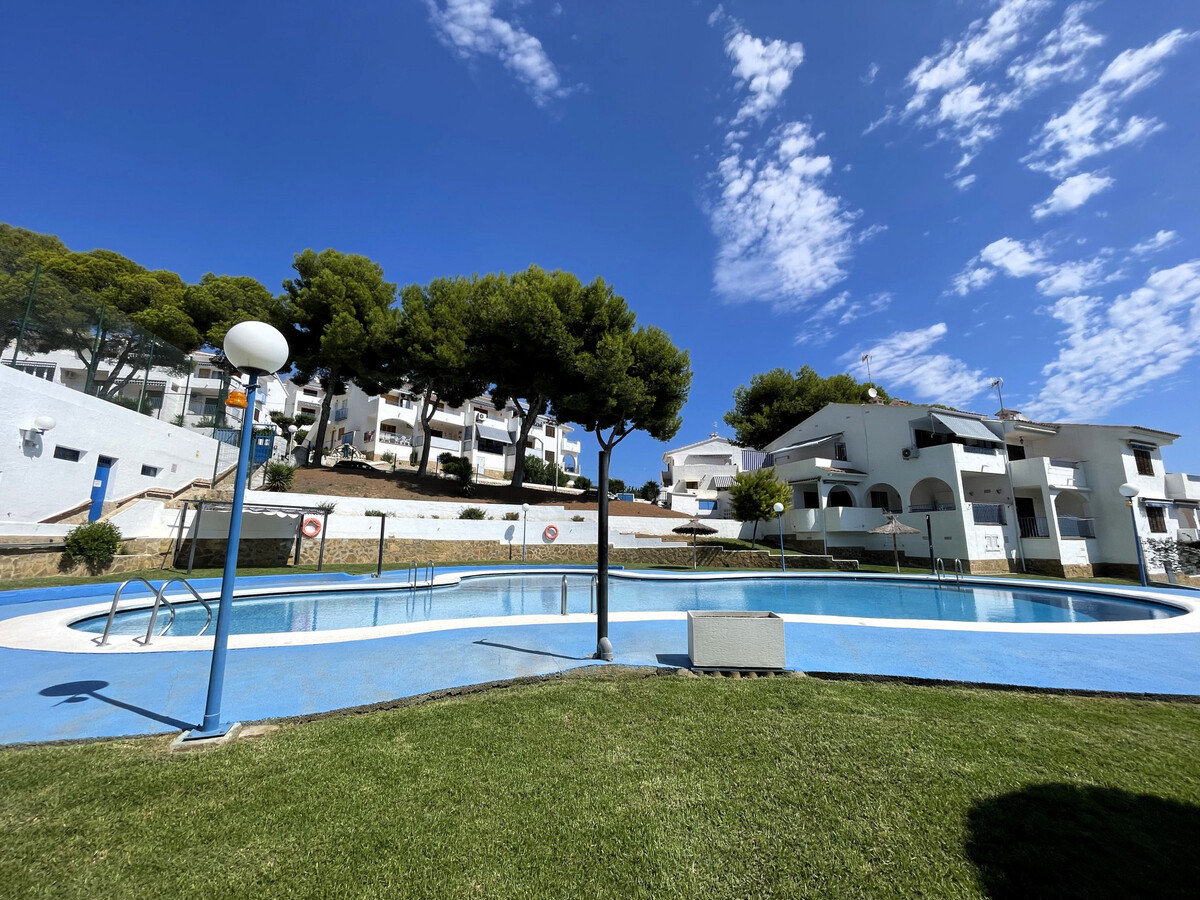 Appartement 45 m² avec terrasse, piscine et parking - Photo 2
