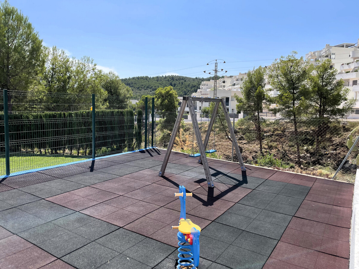 Appartement 45 m² avec terrasse, piscine et parking - Photo 26