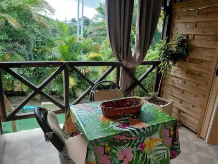 Location appartement à Petit Bourg, Charmant studio avec terrasse à Petit-Bourg de 30 m²