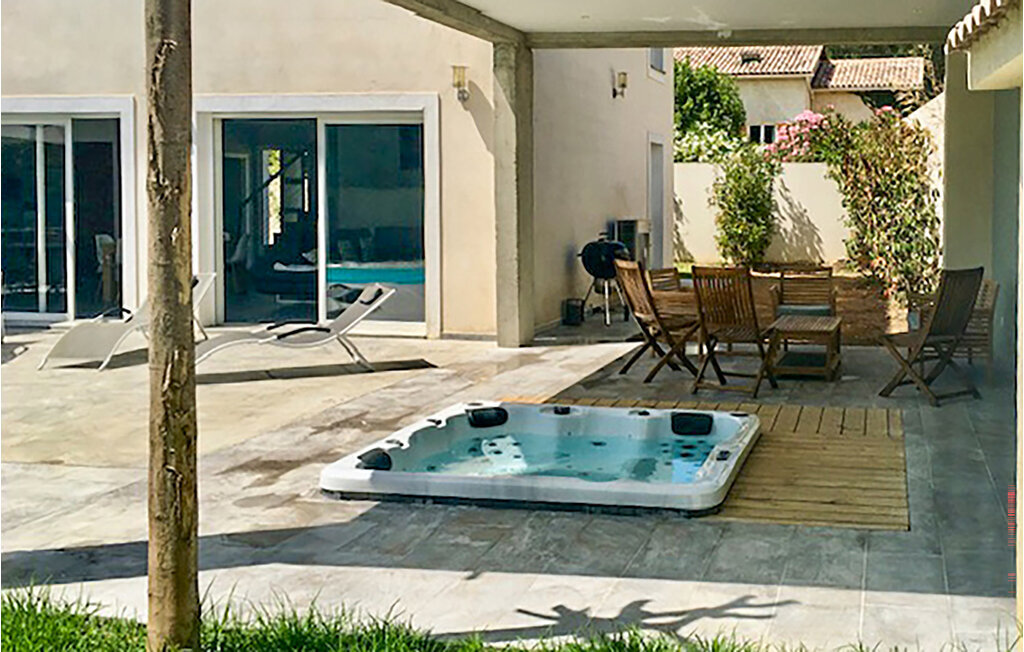Maison 10 personnes piscine & jacuzzi à Saint Florent - Photo 8