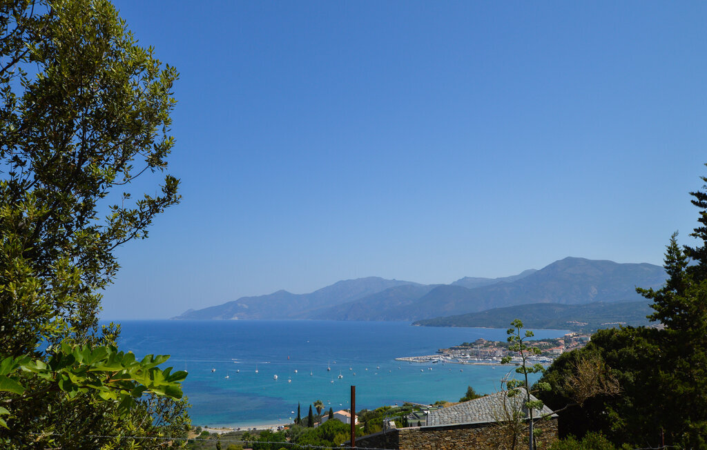 Maison 10 personnes piscine & jacuzzi à Saint Florent - Photo 9