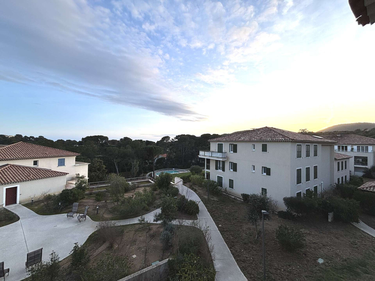 Appartement 3 pièces climatisé, terrasse 13m² - Cavalaire - Photo 21
