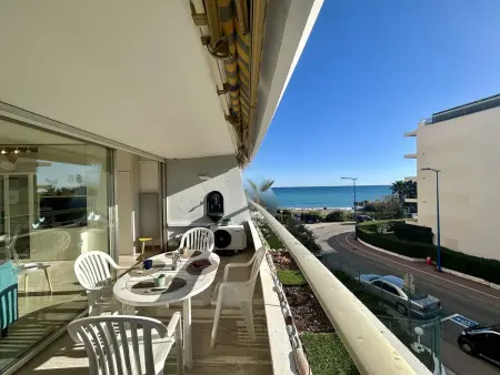 Location appartement à Villeneuve Loubet, Appart 2P à Villeneuve: Clim, 4 couchages