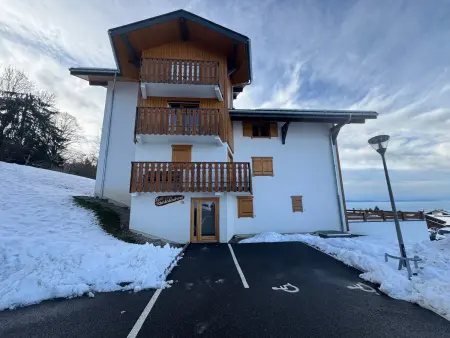 Location appartement à Thollon les Mémises, Appartement charmant proche pistes avec parking