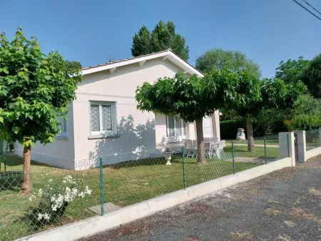 Location gite à Eymet, Maison à Eymet avec Jardin et Parking Privé