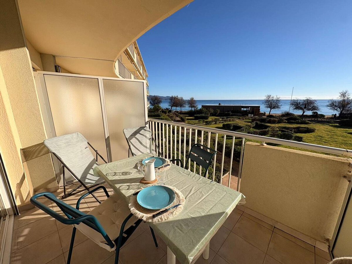 Appartement bord de mer au Lavandou, terrasse vue mer - Photo 1