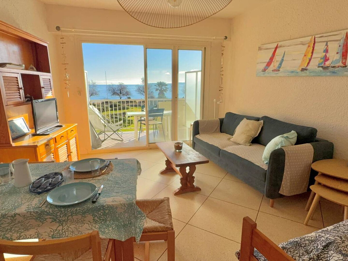 Appartement bord de mer au Lavandou, terrasse vue mer - Photo 2