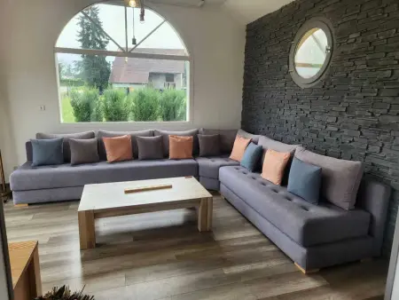 Maison avec piscine privée et cheminée à Arenthon, 10 personnes : photo 7