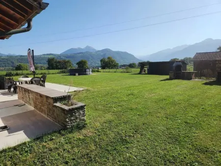 Maison avec piscine privée et cheminée à Arenthon, 10 personnes : photo 8
