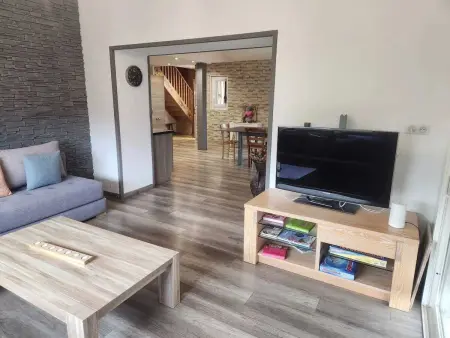 Maison avec piscine privée et cheminée à Arenthon, 10 personnes : photo 11
