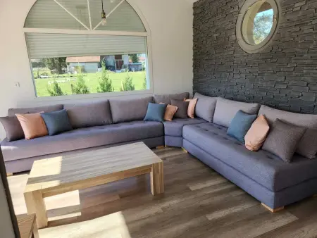 Maison avec piscine privée et cheminée à Arenthon, 10 personnes : photo 13