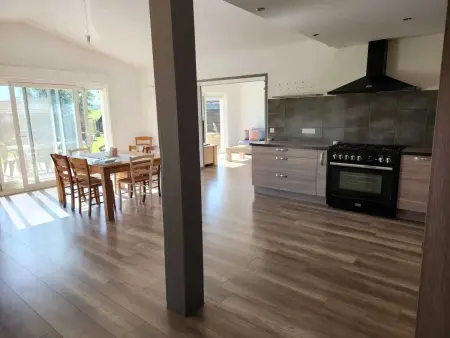 Maison avec piscine privée et cheminée à Arenthon, 10 personnes : photo 17
